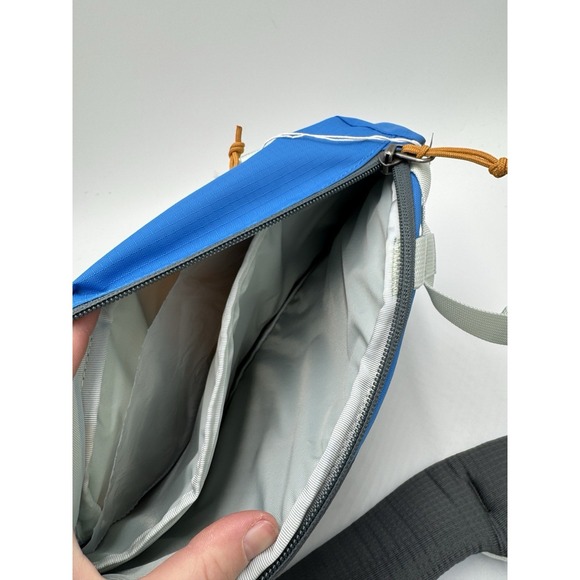 Patagonia 8L Atom Sling Patchwork Vessel Blue NWT - Picture 5 of 5